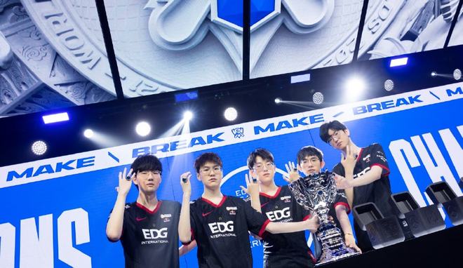 更是场景复 更是场景复